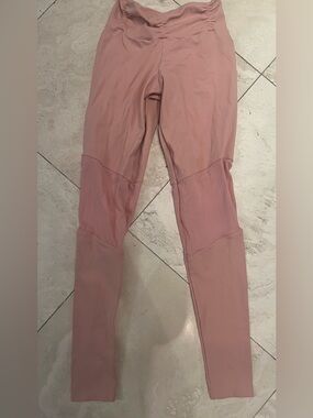 Scrunch Butt Perforated Panel Leggings - Dusty Rose